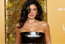 Kylie Jenner Flaunts Her Bubblegum Pink Hair In A New Style Photo Kylie Jenner Flaunts Her Bubblegum Pink Hair In A New Style Photo - The Times Post