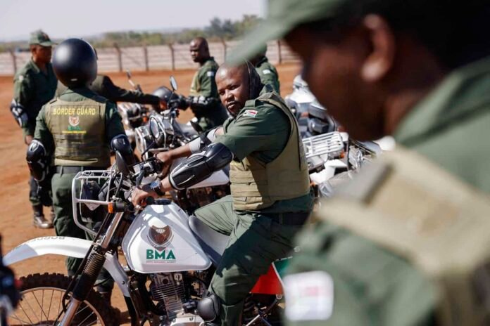 south-africa-border Border Management Authority Deports 27,005 People Crossing To SA Illegally In Two Months - The Times Post