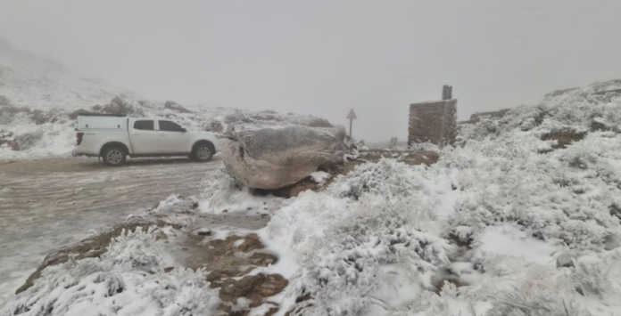 Drankensburg Five Rescued From Sentinel Peak After Heavy Snow Cuts Off Drakensberg Group